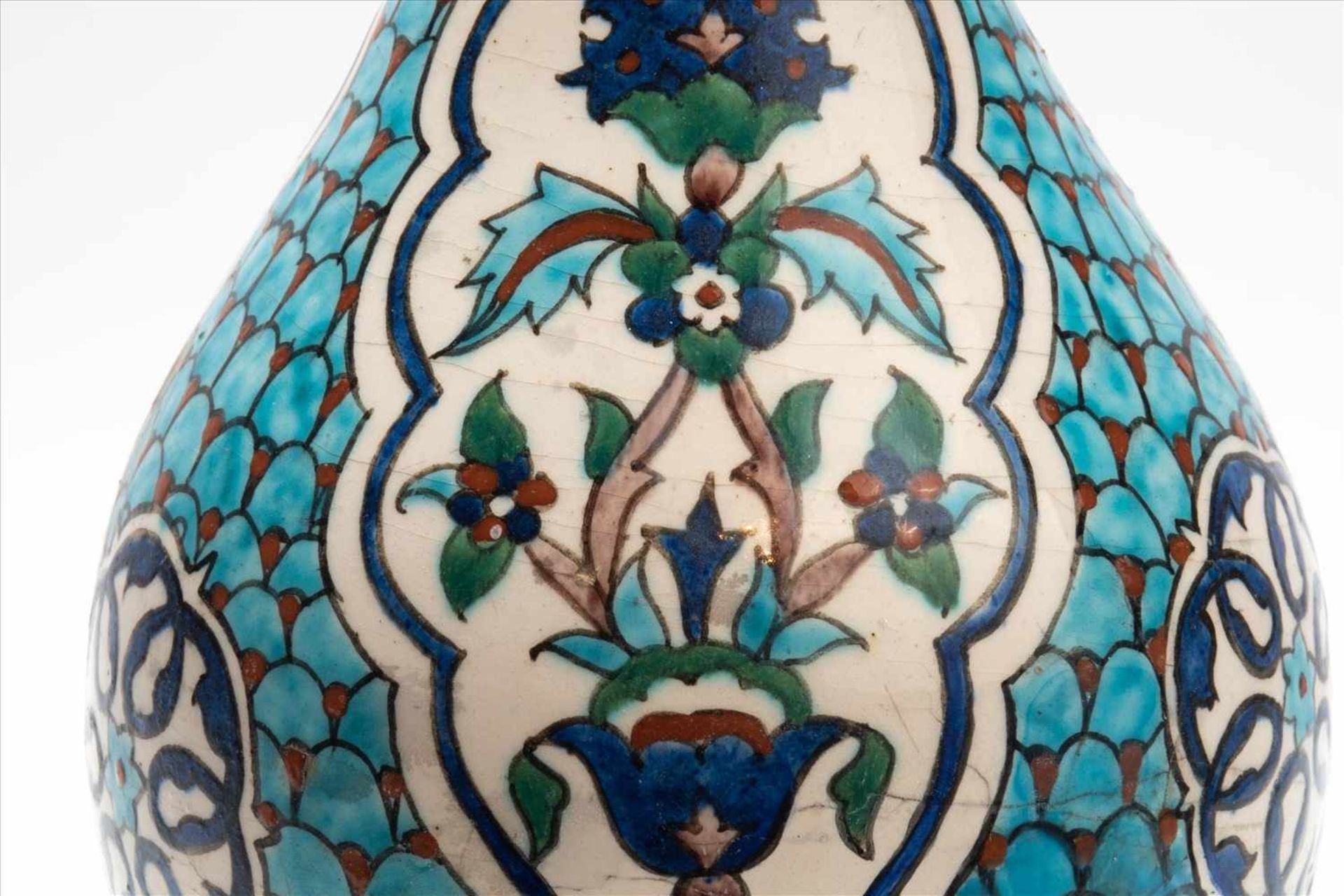 Traumhafte Vase Iznik, Türkei17./18.Jh. gest., besch.Maße: H29, D14cmGorgeous vase Iznik, - Bild 5 aus 8