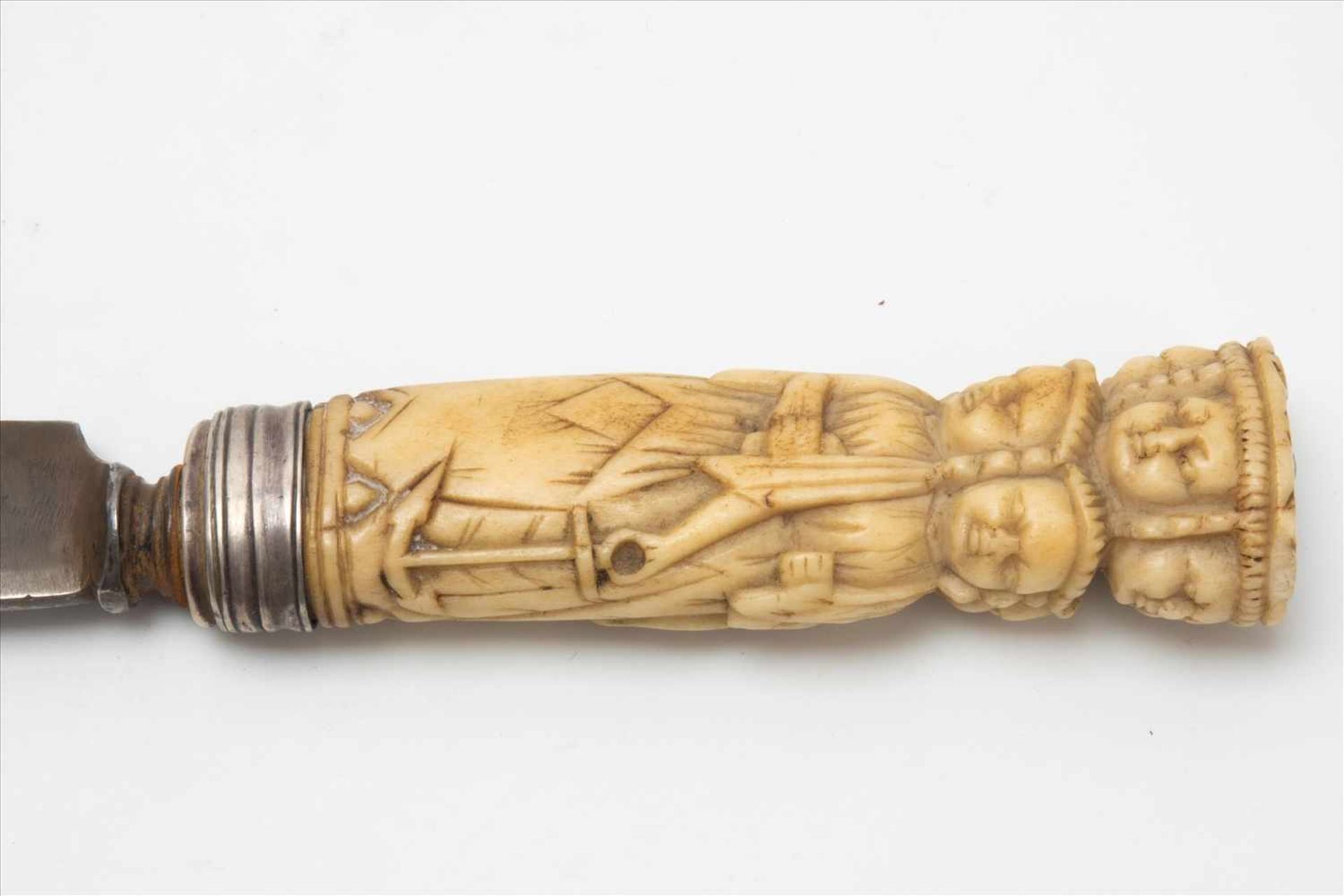 Asiatischer PrunkdolchBeingriff mit Mönchen verziert, wohl 18. Jh. Maße: 25,5cmAsian ornate - Bild 4 aus 5