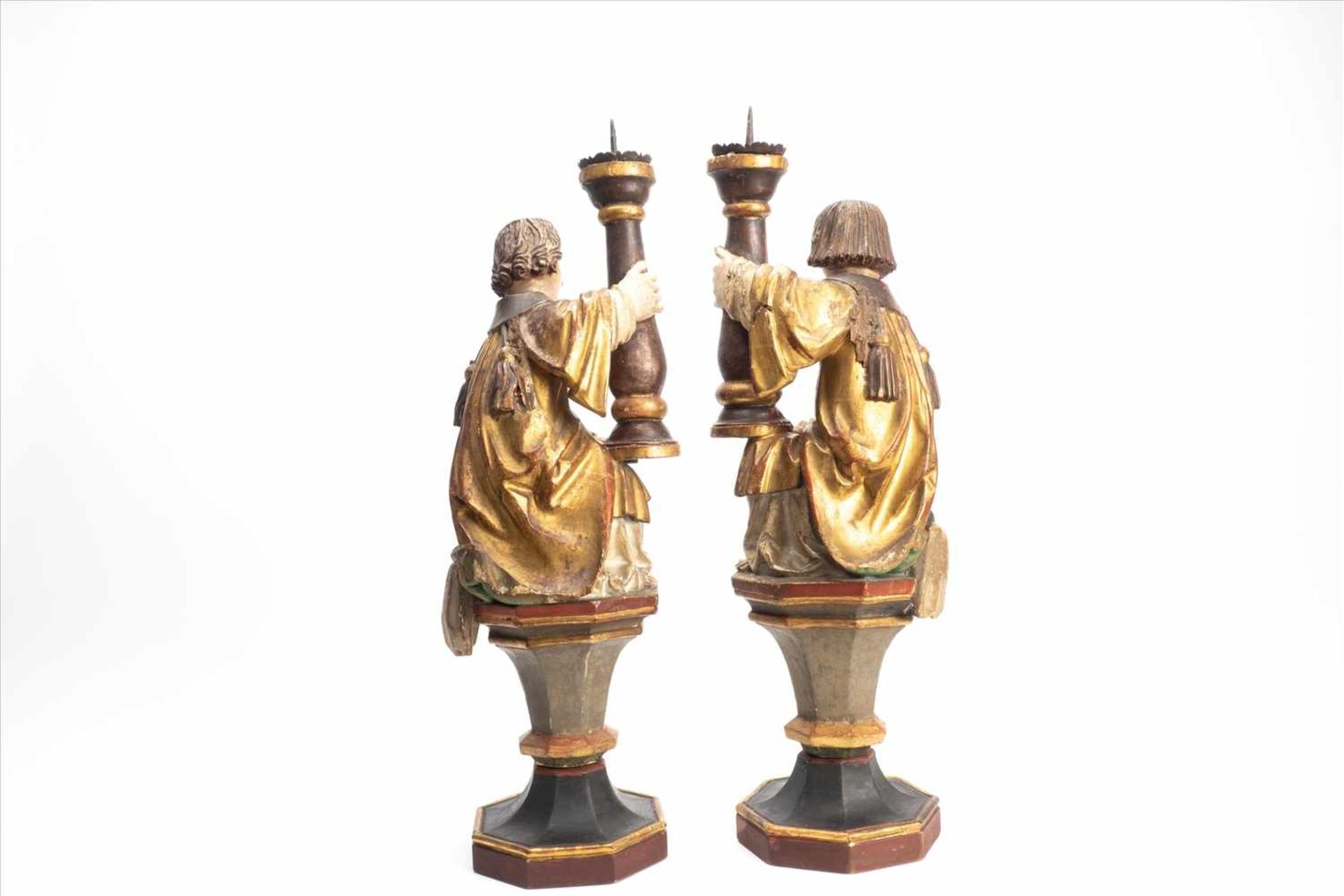Paar original gotische Leuchter-EngelDeutschland/Schwaben, um 1500, holzgeschnitzt und gefasst.Maße: - Bild 4 aus 8