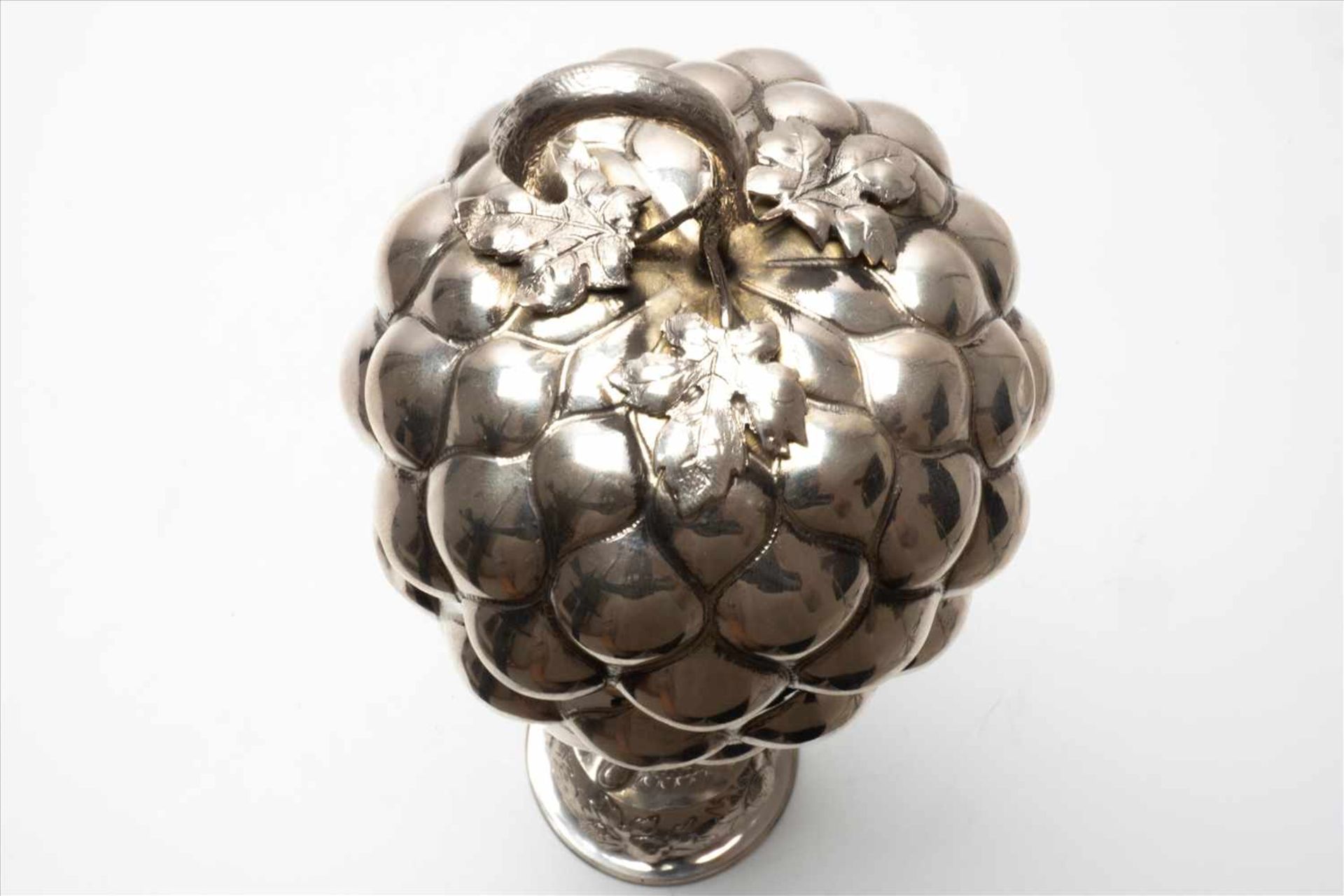 Traumhafter SilberpokalUnleserl. gepunzt, fein ausgearbeitet,Gewicht: 470gMaße: H29cmGorgeous silver - Bild 11 aus 11