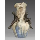 Bedeutende skulpturale Jugendstil-Vase mit Kinderfigurenvon Jeanne Jozon (1868 - 1946) und Edmond