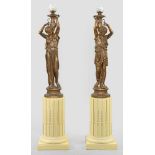 Paar große Belle Epoque-SkulpturenlampenGegenstücke. 1-flg.; Zinkguss, bronziert, farbloses,
