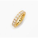 Klassischer Memoryring mit BrillantbesatzGelbgold, gest. 18 ct.; Umlaufend besetzt mit insges. 20