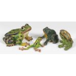 Vier Frosch-MiniaturfigurenMetallguss und Wiener Bronze, farbig bemalt. Teilw. bez. "Austria". H.