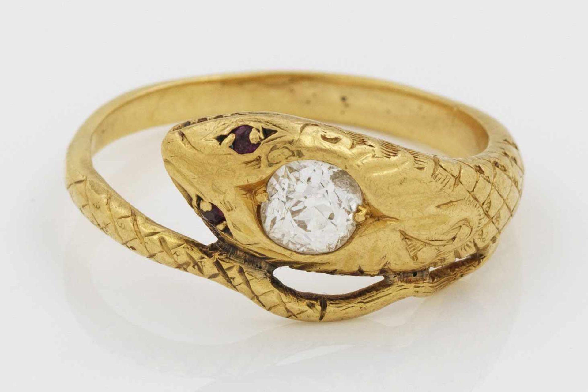 Biedermeier-Schlangenring mit Diamantrose21,6 ct. Gold. Plastisch gestalteter Ring einer Schlange,