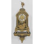 Große Louis XIV-Boulle Pendule mit KonsoleFlächendeckender Fond aus durchbrochen gearbeitetem,