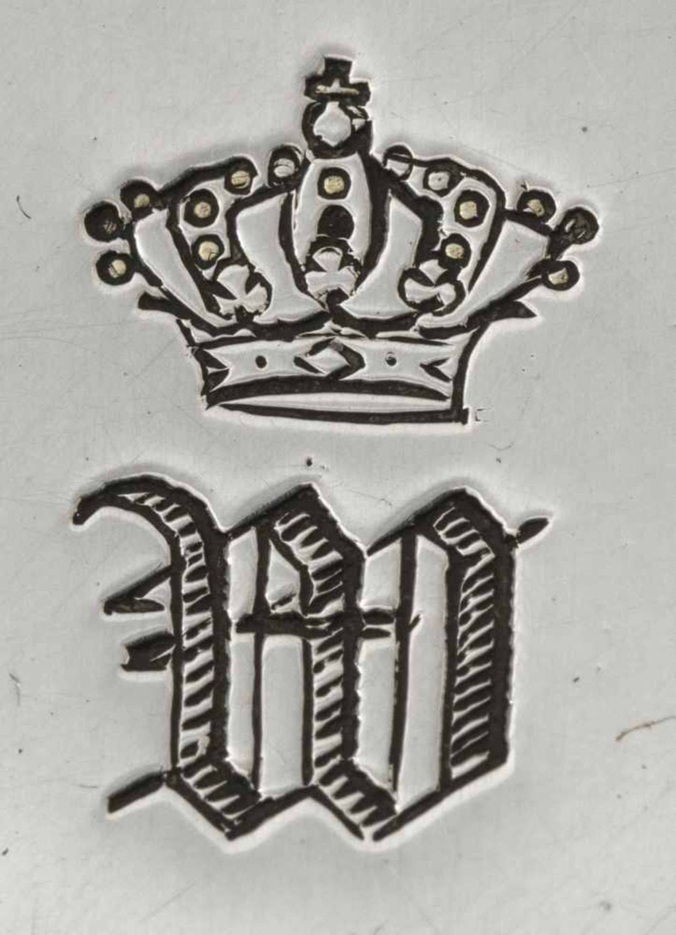 Schweres Tablettmit dem Monogramm von Kaiser Wilhelm I. (1797-1888).Silber. Im flachen Spiegel - Bild 2 aus 2