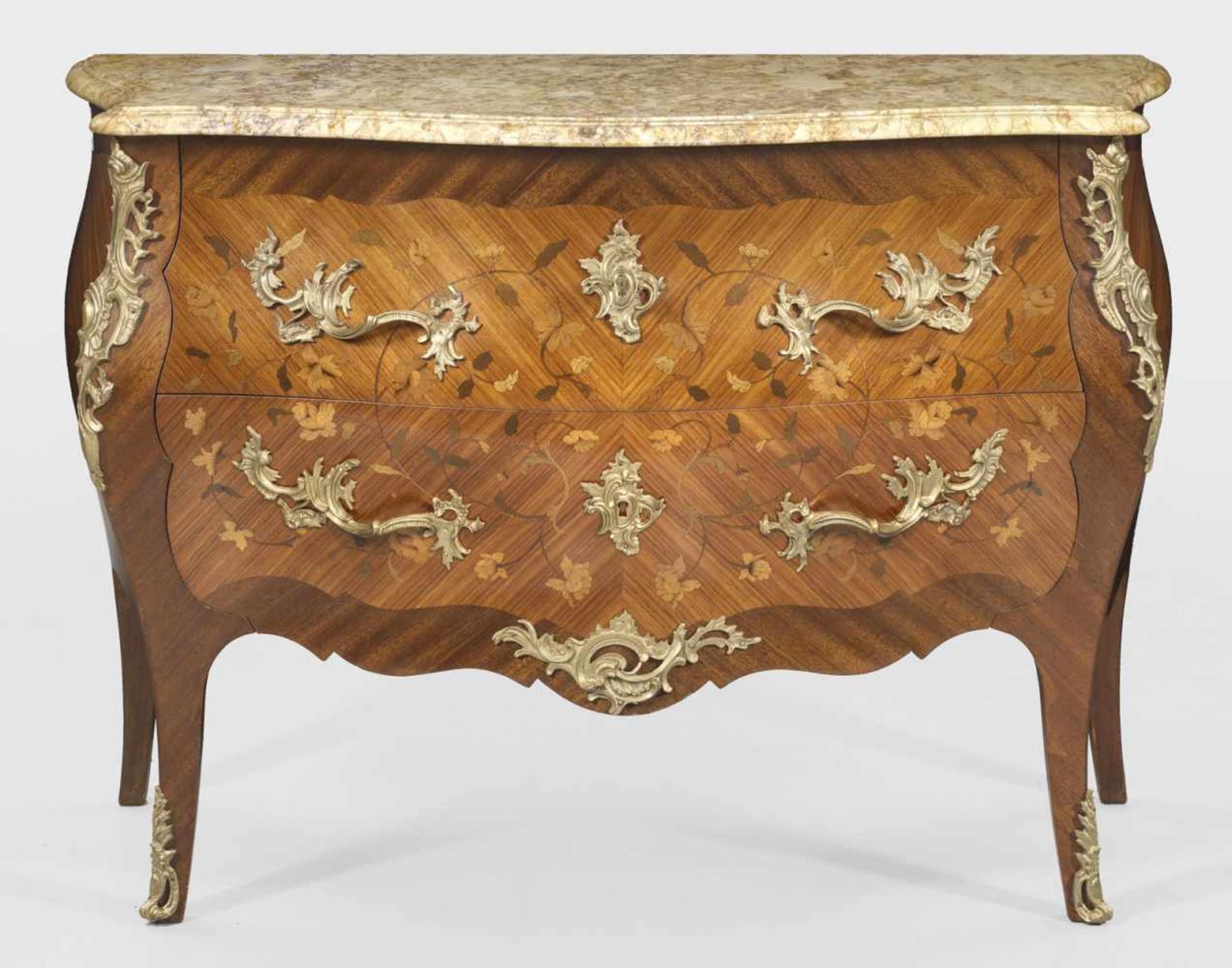 Louis XV-KommodeMahagoni und Rosenholz, furniert sowie Einlagen aus teilw. grün gefärbten