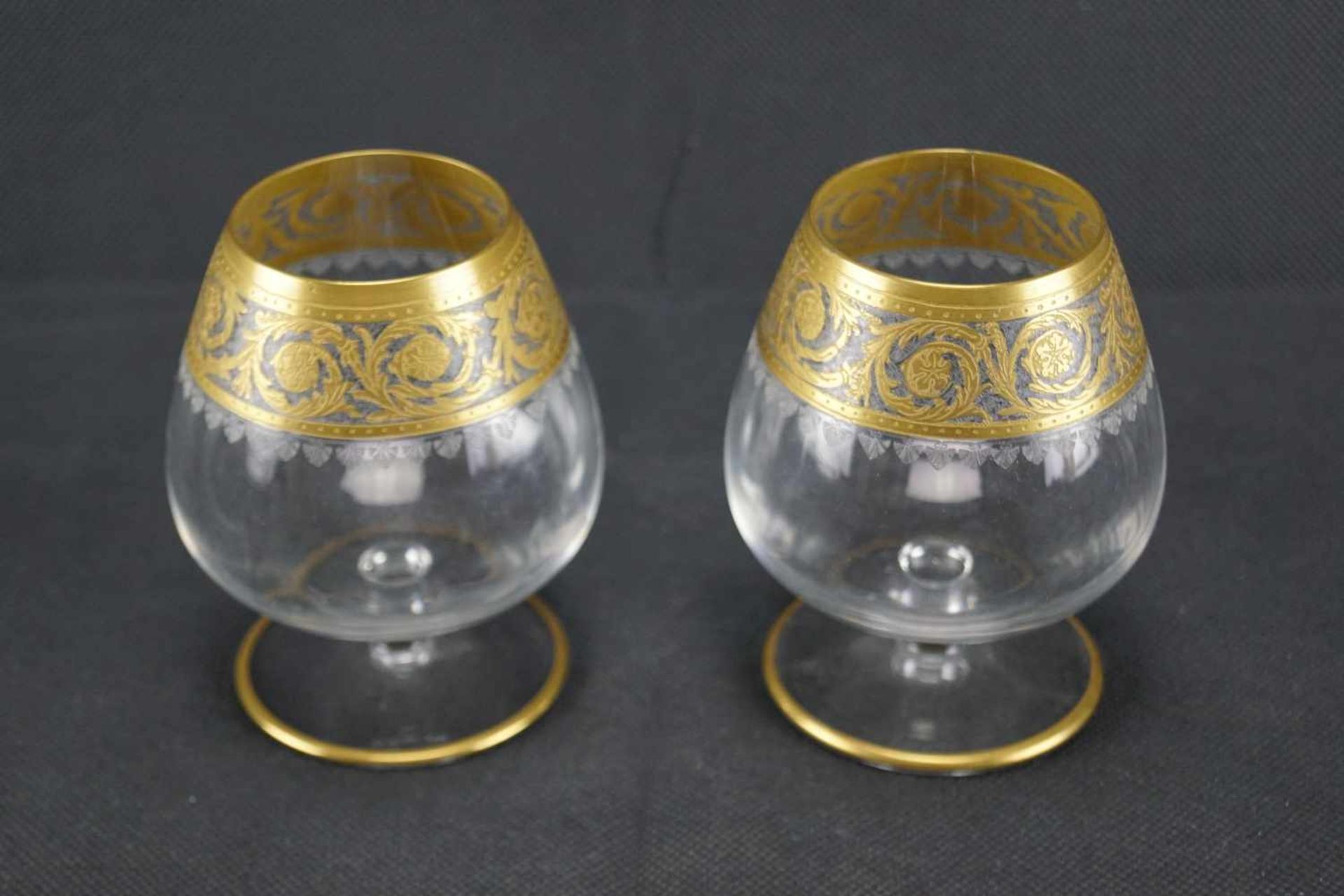 Zwei Tasting Gläser, Saint LouisMit Ätzmarke versehen, Serie Thistle Gold, Höhe 10 cm, in einem