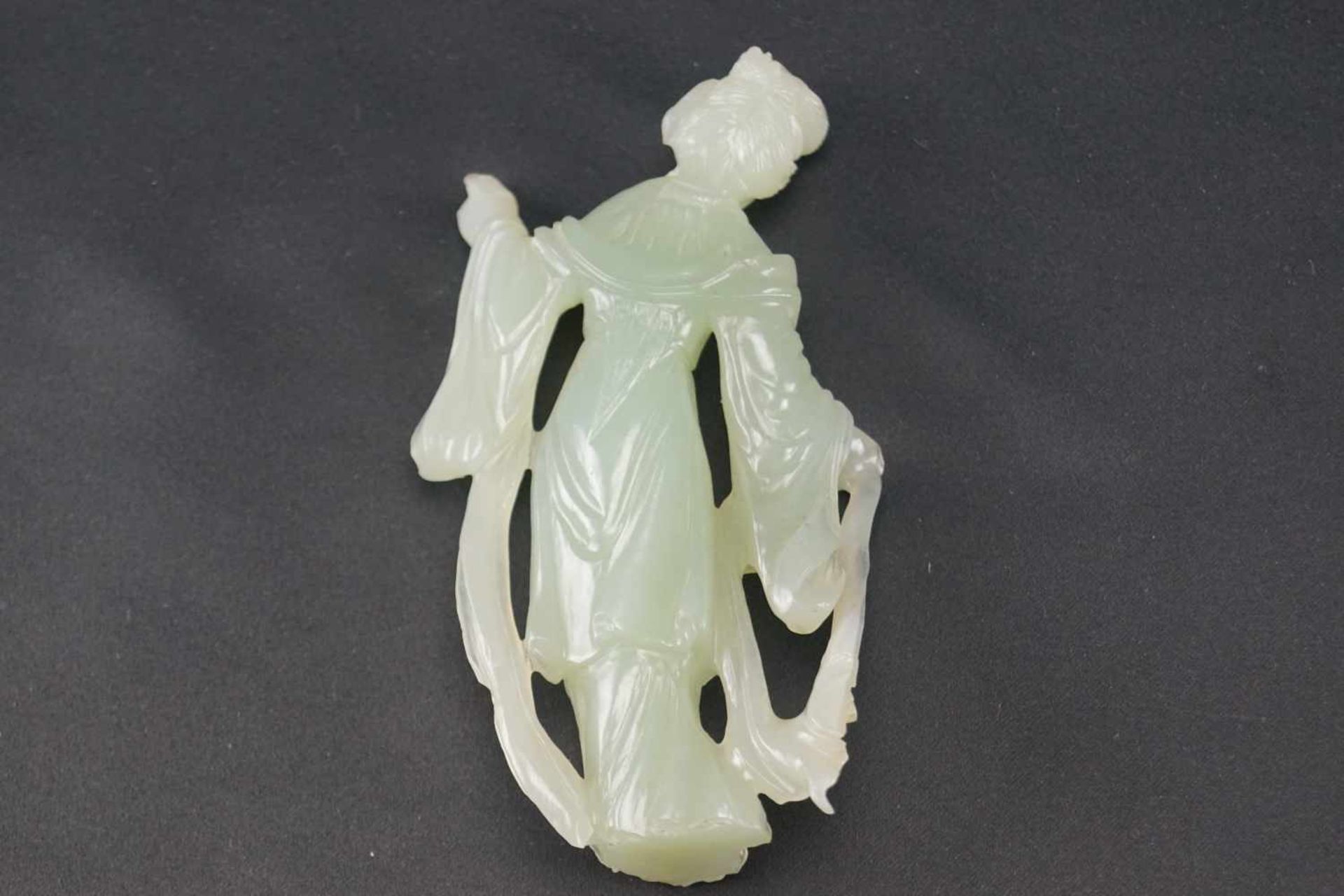 Jadefigurneuzeitlich, Darstellung einer Dame, Höhe 15 cm - Bild 4 aus 4