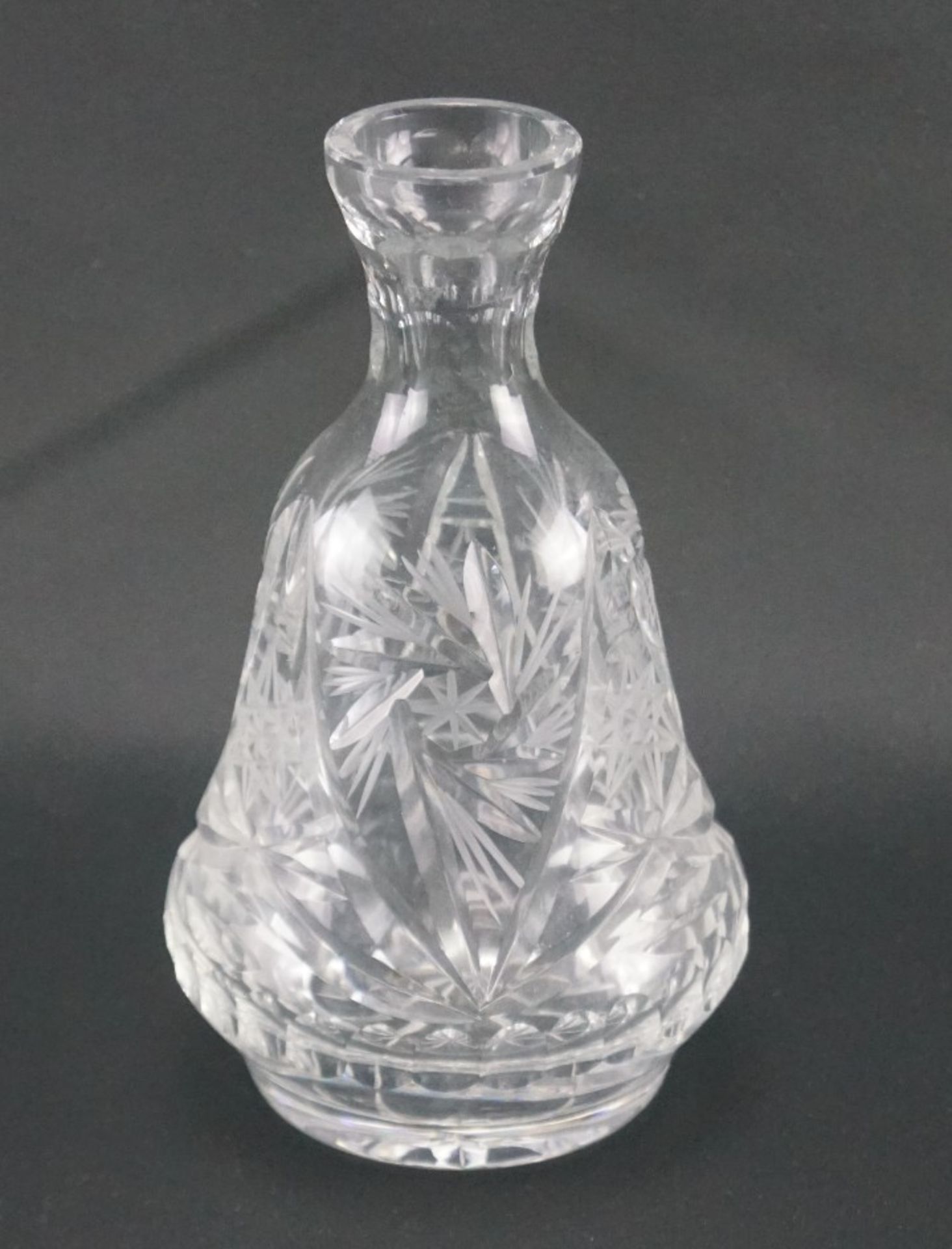 Kleiner Flakon aus GlasGlas, Höhe des Flakons 18 cm, Stopfen fehlt ansonsten in einem guten Zustand - Bild 2 aus 2