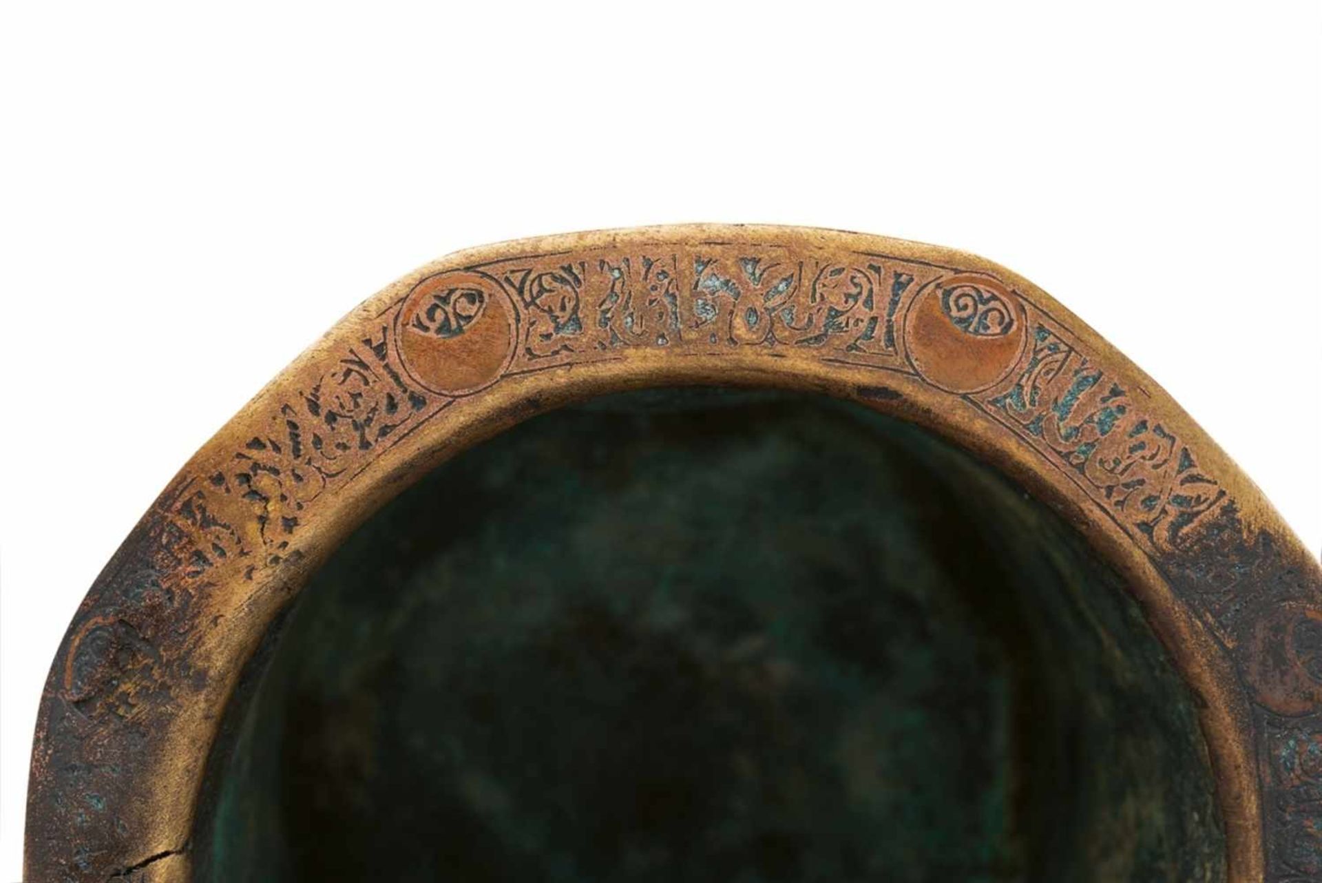 Früher afghanischer Mörser mit TiermotivenStark kupferhaltiger Bronzeguss mit beriebener Vergoldung, - Bild 3 aus 3