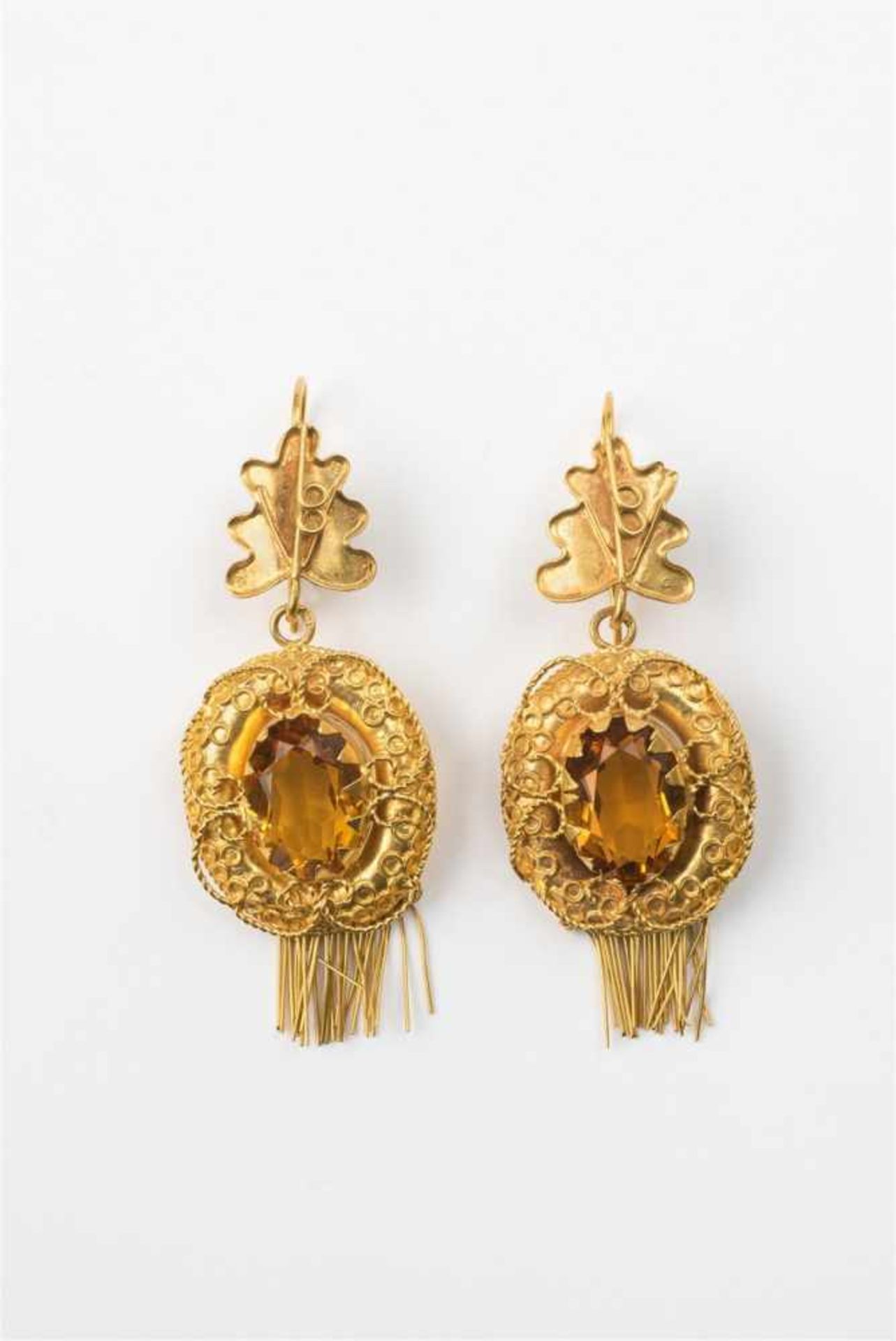 Paar Ohrringe mit Citrinen18 kt Gelbgold. Dreiteilig mit Filigrandraht-Dekor und beweglichen