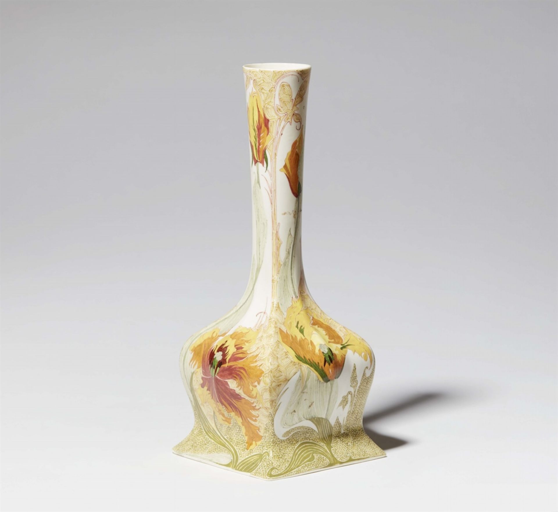 Holländische Vase mit PapageientulpenEierschalenporzellan mit farbigem Aufglasurdekor. Graue