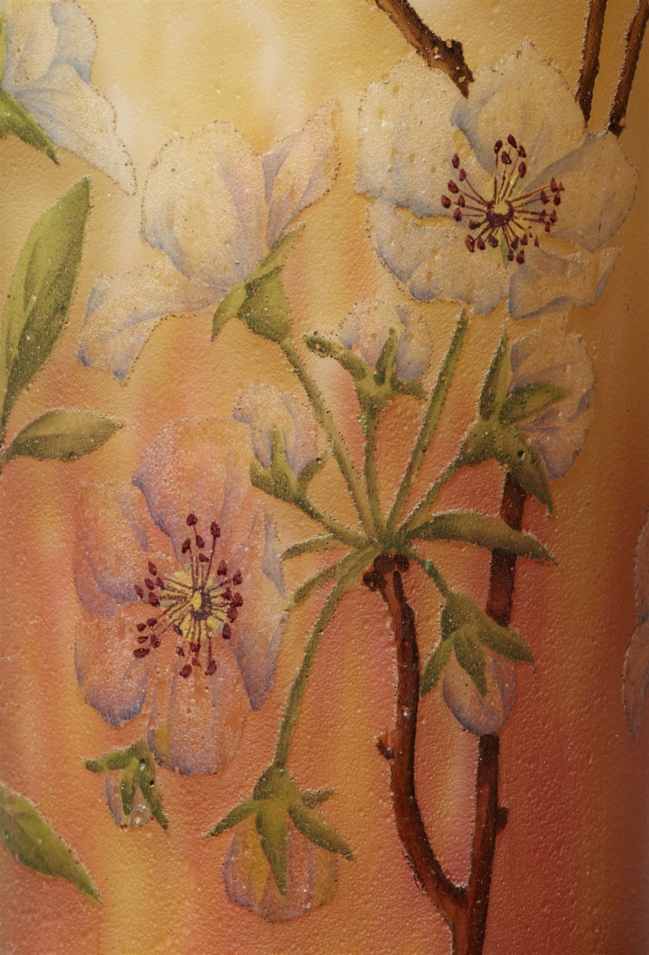 Hohe Trichtervase cerisiers en fleursMatt geätztes Glas mit rotgelben Pulvereinschmelzungen und - Image 2 of 2