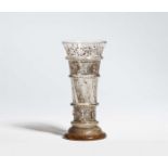 Frühes Stangenglas von Emile GalléBraunstichiges Klarglas mit rauchfarbener Patina, erhabener