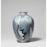 Große Vase von Camille FauréTeilweise versilbertes Metall mit Reliefemail in Weiß und Tranzluzidblau
