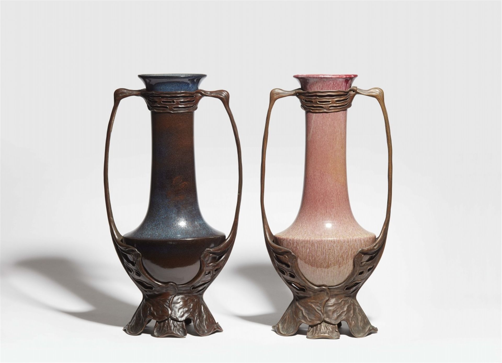 Große Vase von Otto EckmannKeramik / Porzellan (?), blaue und manganfarbene Scharffeuerglasur mit - Bild 2 aus 2