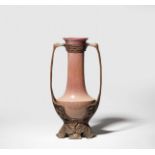 Große Vase von Otto EckmannKeramik/ Porzellan (?) mit opaker Kupferoxidglasur in Ochsenblutrot mit