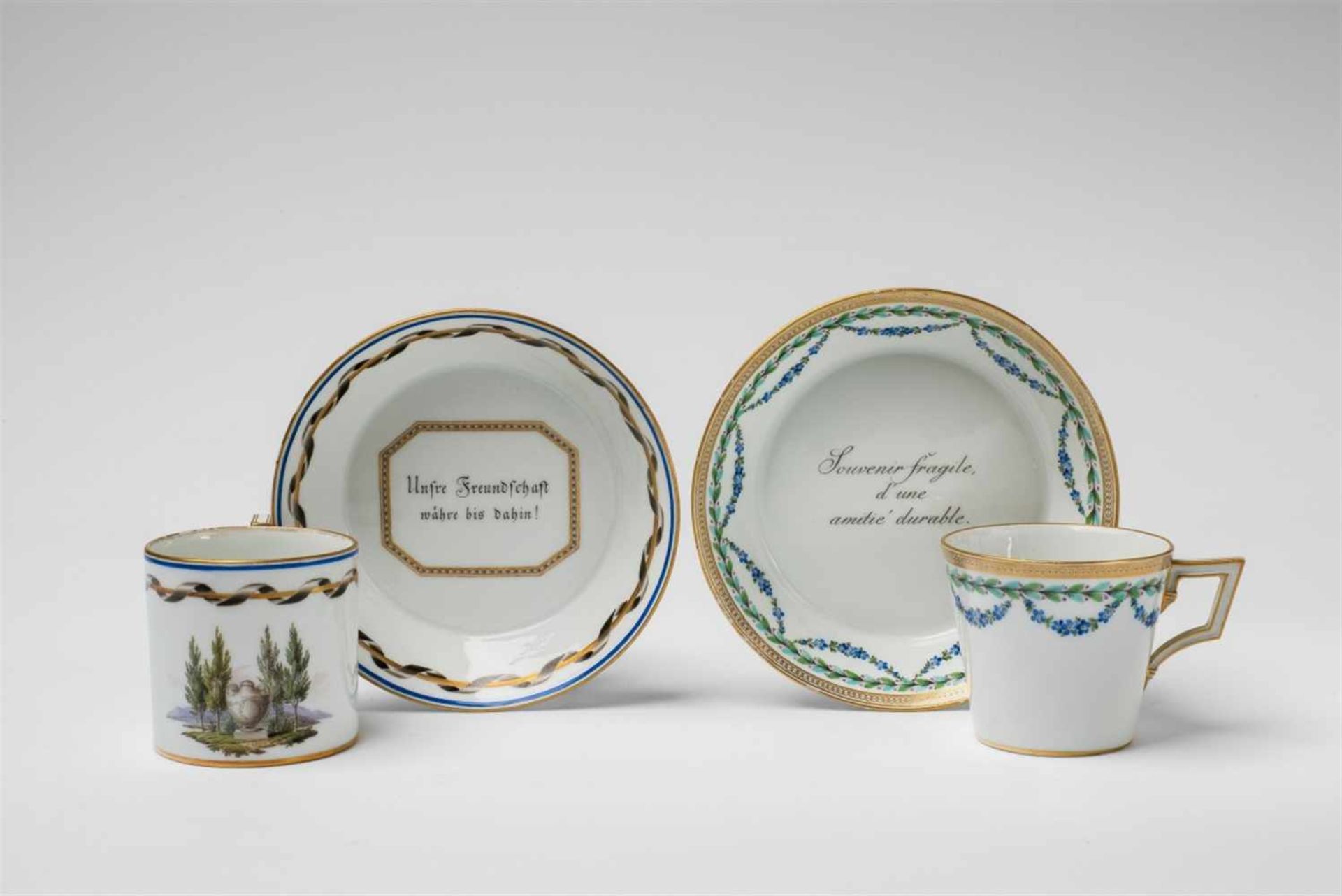 Two Meissen porcelain friendship cupsOf cylindrical and flaring form, with original saucers and - Bild 3 aus 3