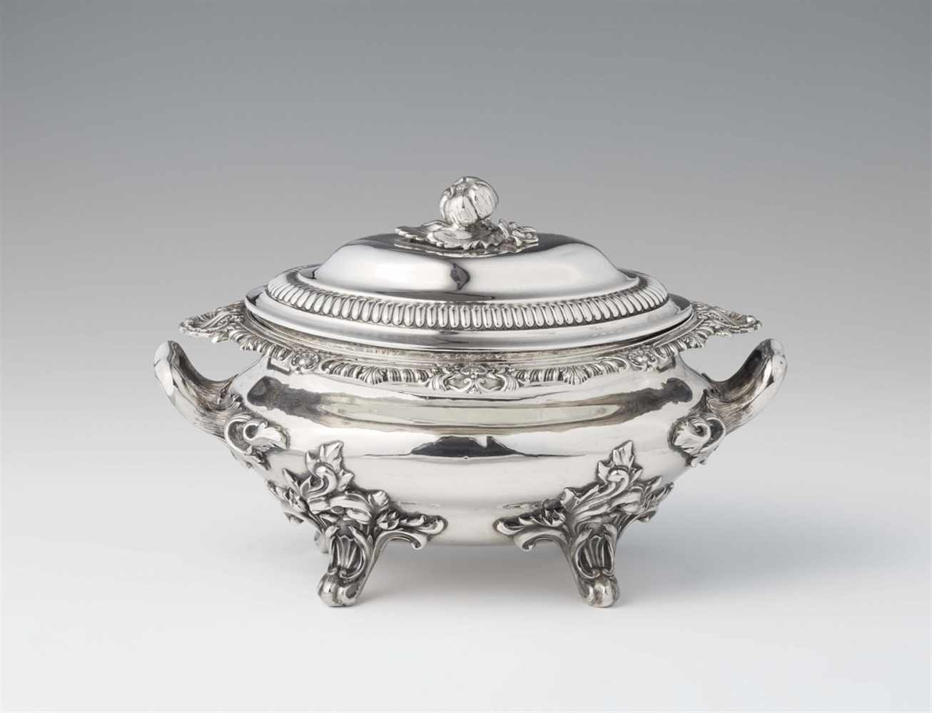 A small Victorian silver tureen and coverDecorated throughout with acanthus relief, the lid with