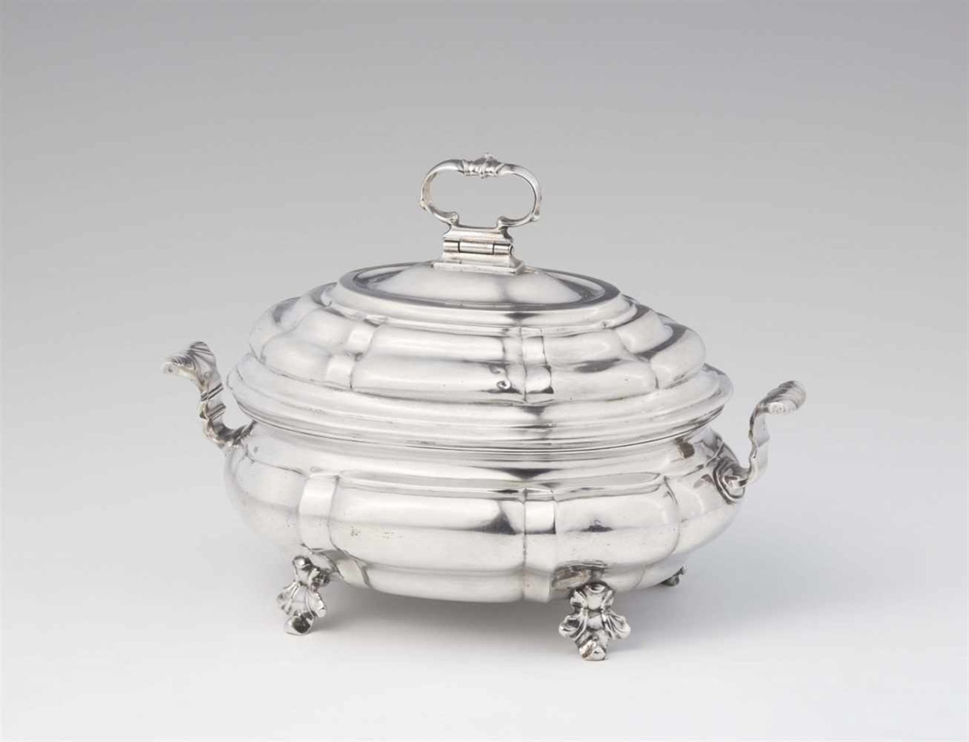 A small silver tureen and coverInterior gilt tureen, monogrammed to the underside "E.D.G.v.Z." W 21;