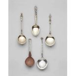 A Hamburg silver spoonThe egg-shaped spoon engraved with a flowerhead. L 17.5 cm, weight 50 g. Marks