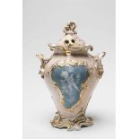 A rare Meissen porcelain potpourri vase with pâte-sur-pâte decorWith original lid. Blue crossed