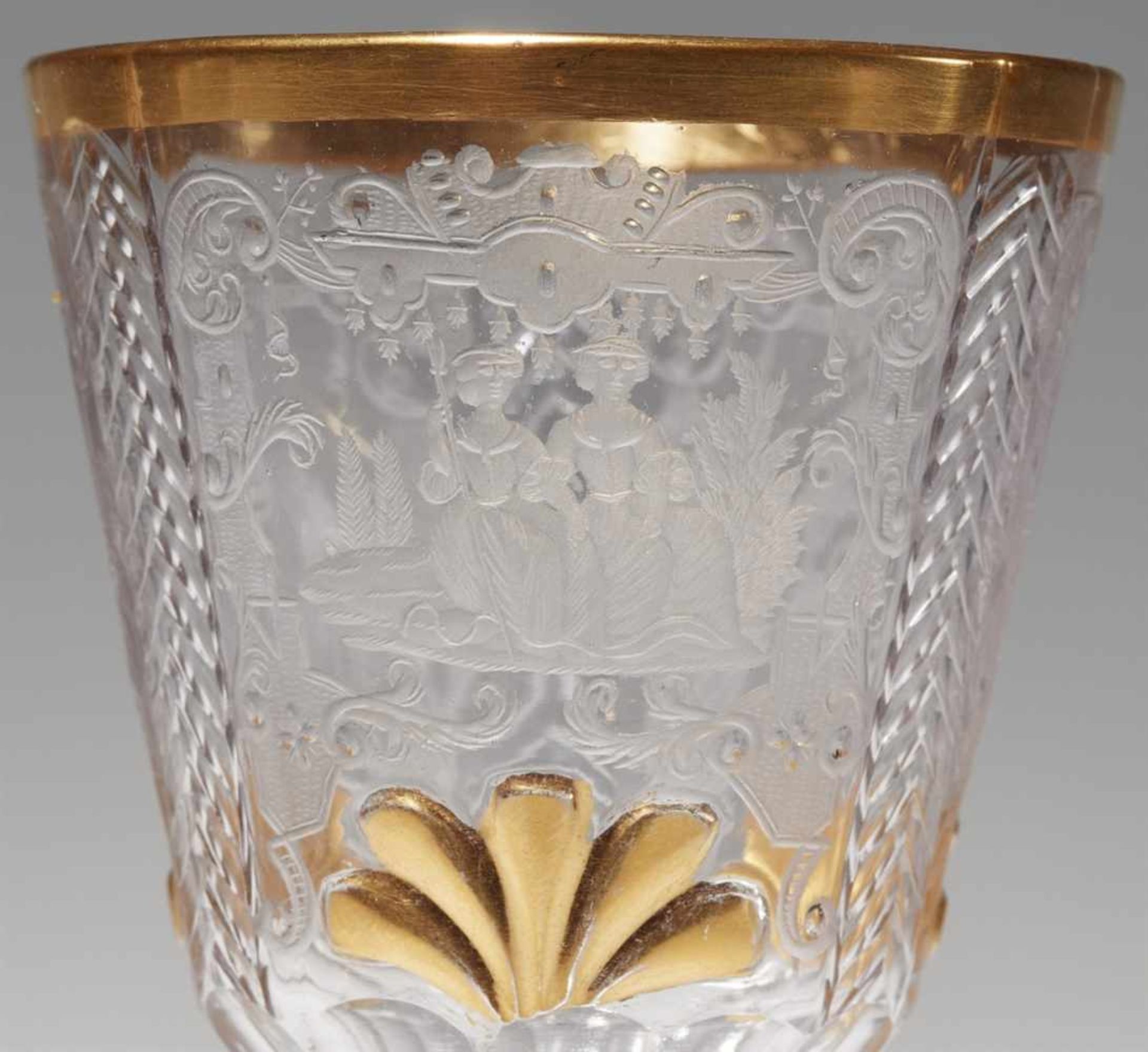 A Silesian cut glass cup and original cover with armorial engravingThe cylindrical tapering cuppa - Bild 2 aus 3