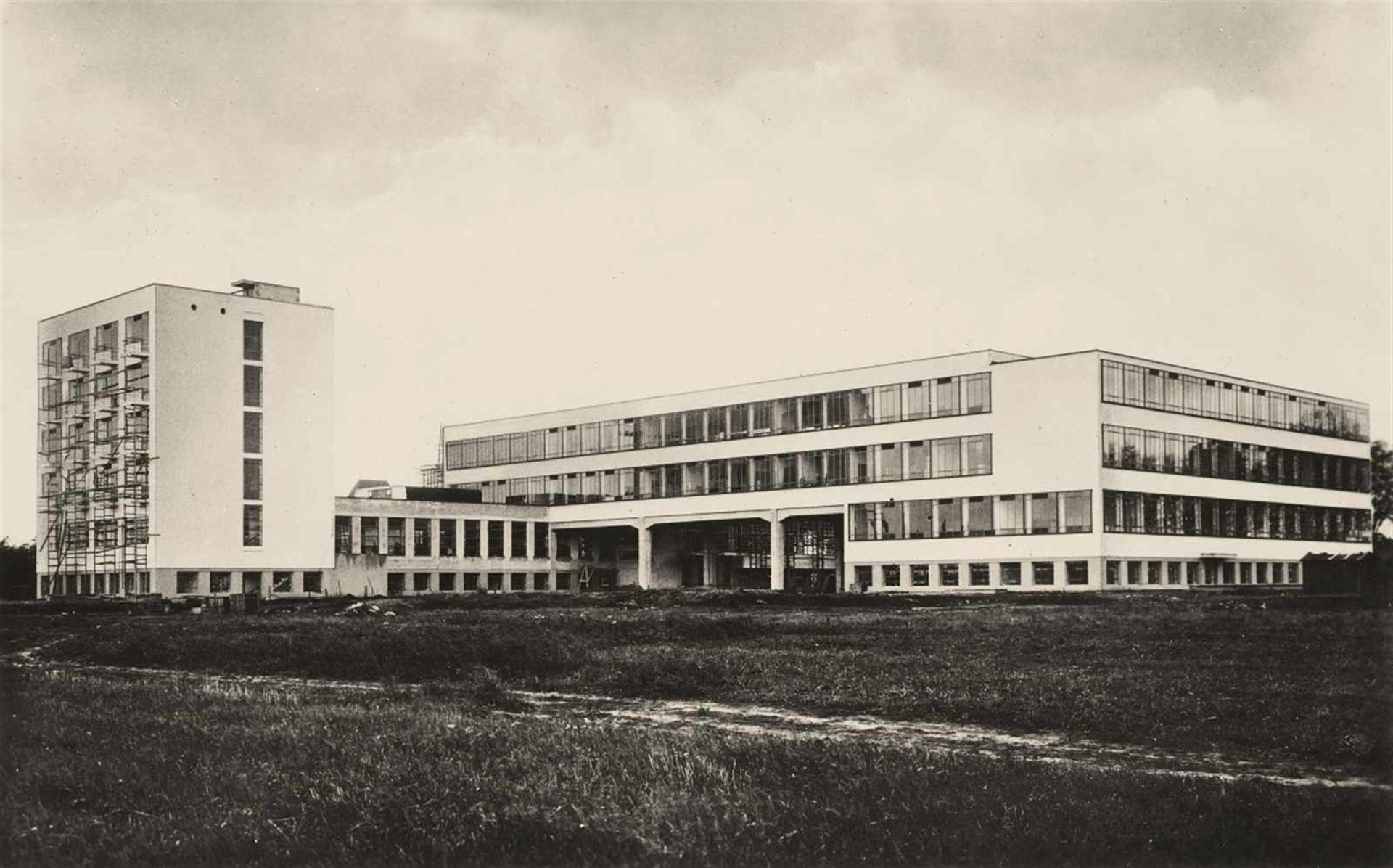 Lucia MoholyErich ConsemüllerBauhaus Dessau< - Bild 7 aus 7