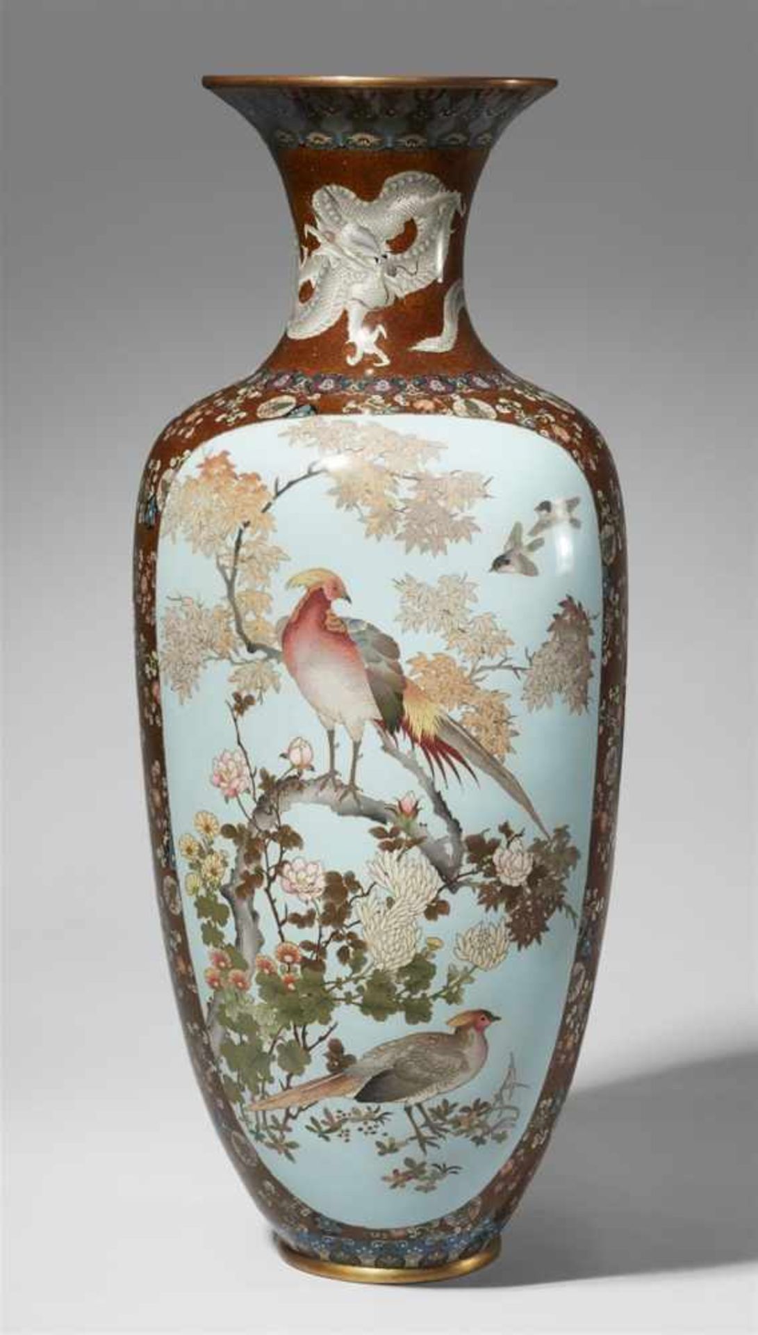 A very large cloisonné enamel vase. Late 19th century<