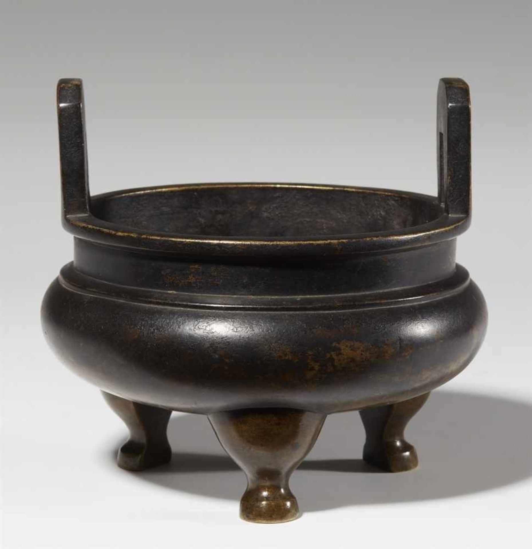 A bronze incense burner. Qing dynasty, 17th/18th century