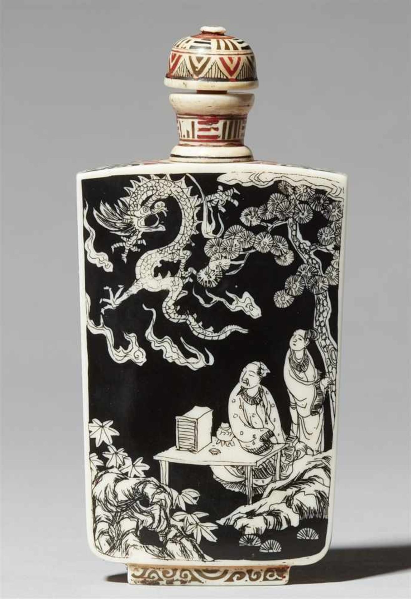 An ivory snuff bottle. Japan. Early 20th century