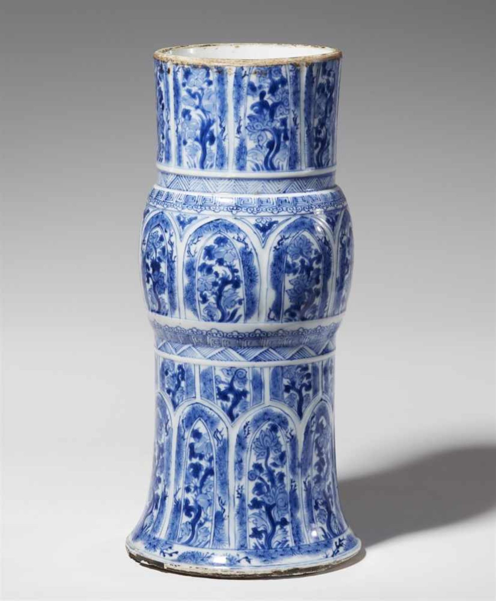 A blue and white gu vase. Kangxi period (1662-1722)