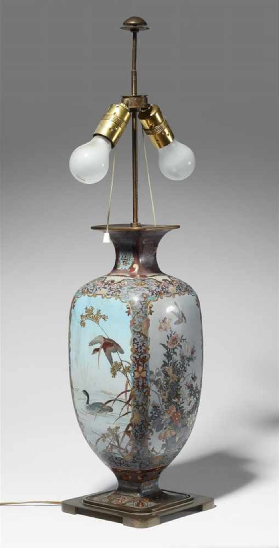 A cloisonné enamel vase. Late 19th century<
