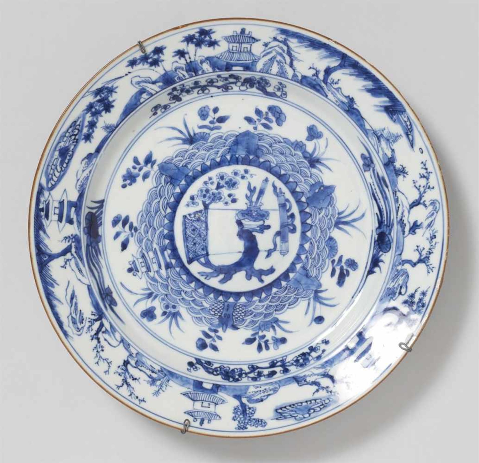 A blue and white dish. Kangxi period (1662-1722)