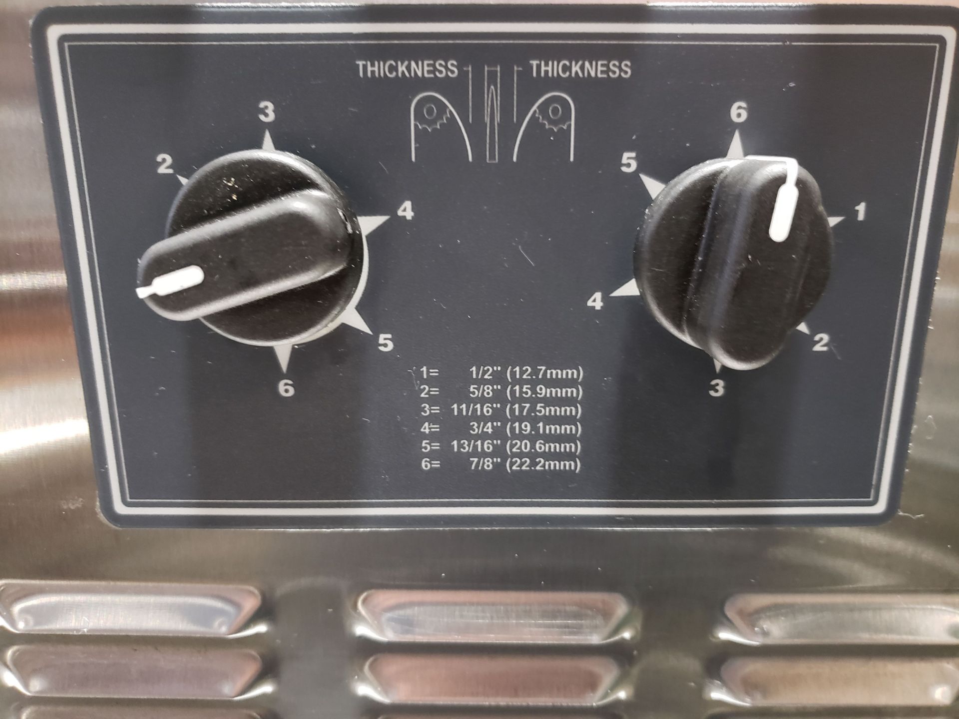 Roundup Vertical Contact Toaster - Model VCT-1000CF - Image 6 of 7