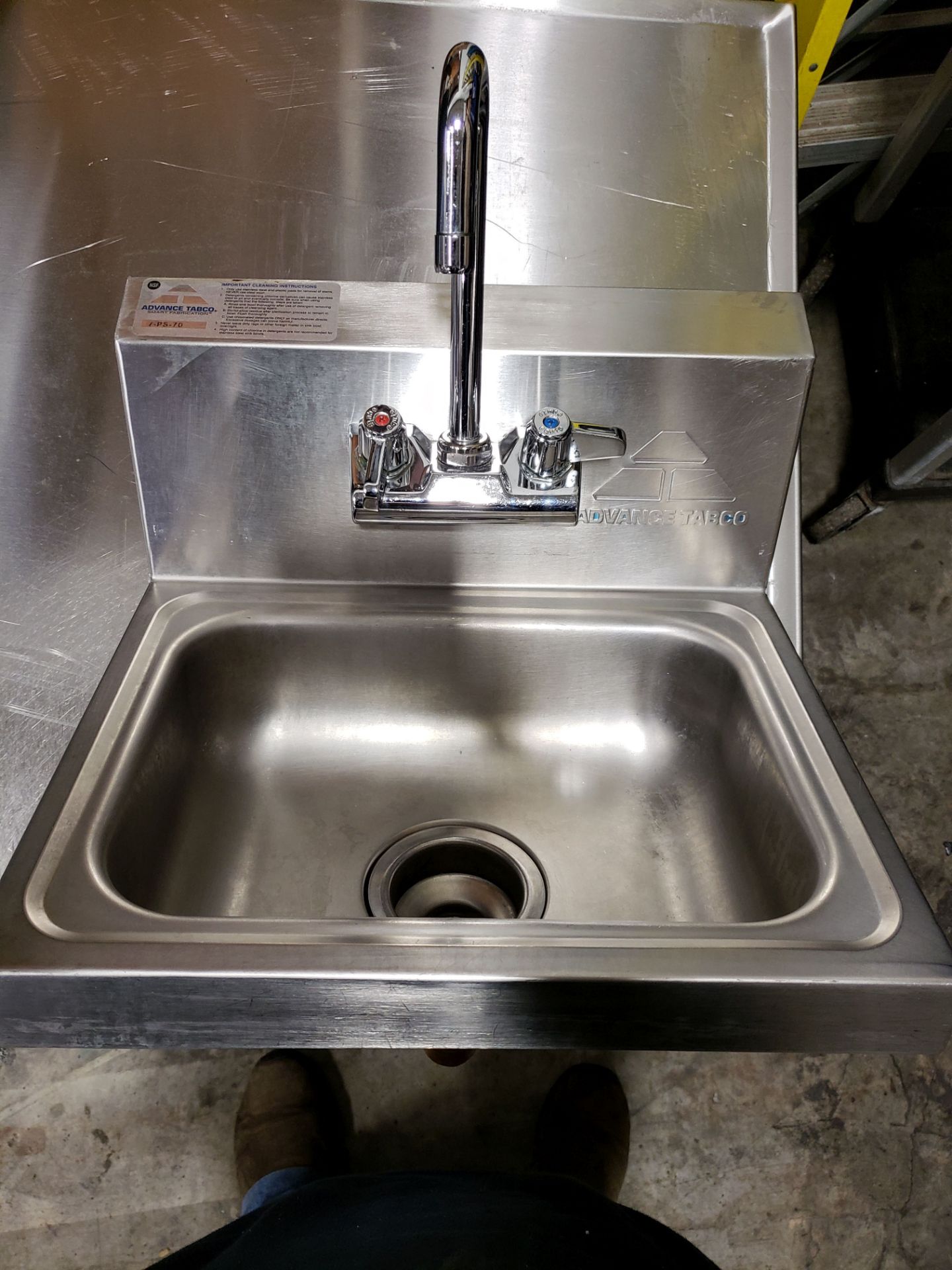 Wall Mount Hand Sink with Mounting Bracket