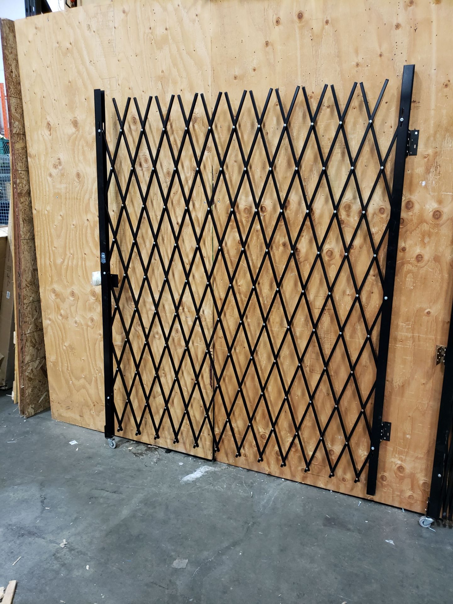 Security Gate - Extends to 5 Feet