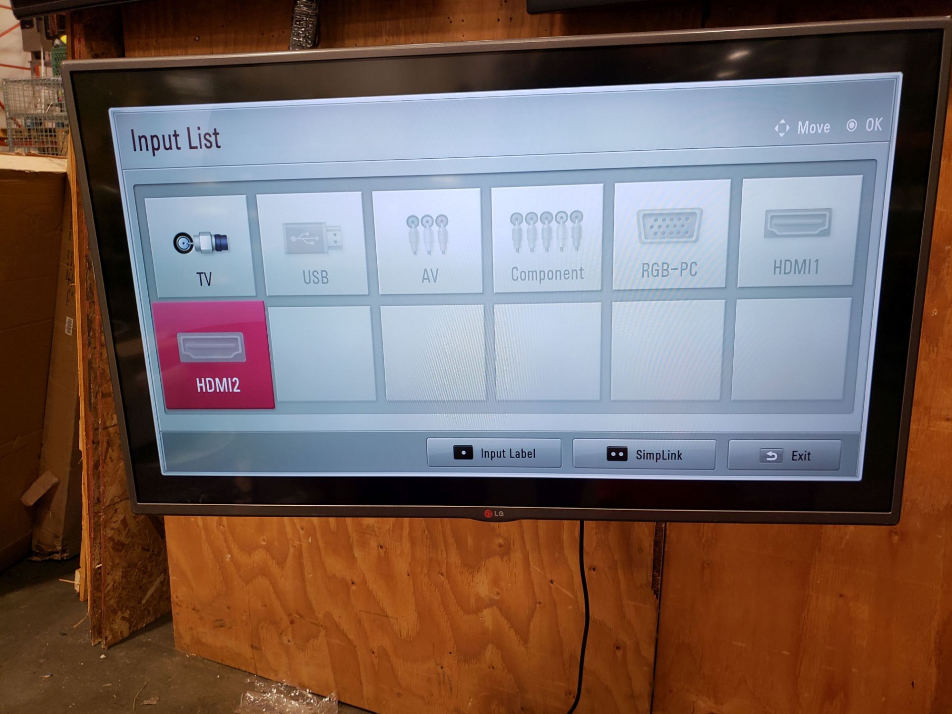 LG 42" LED Commercial TV with Wall Mount Swivel Bracket & Remote