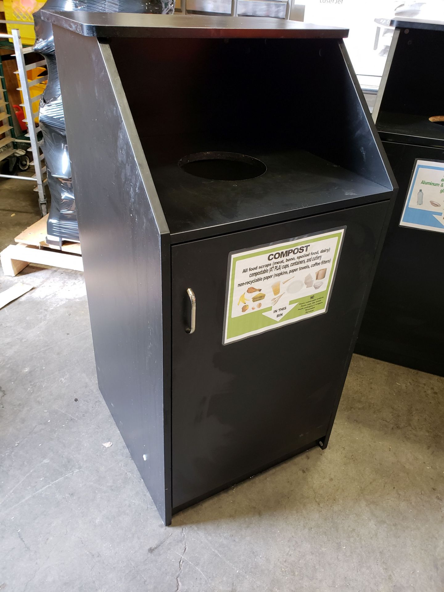 Waste / Recycle Receptacle Station with Bin