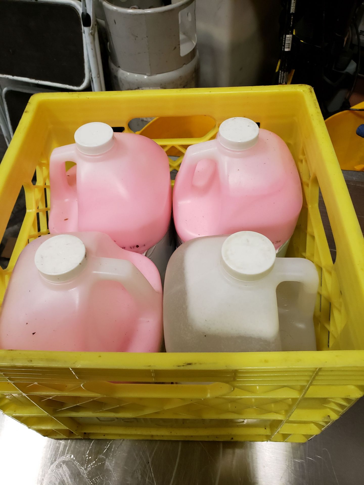 Pink Hand Soap x 3 & Suma Detergent Sanitizer x 1 - Image 4 of 4