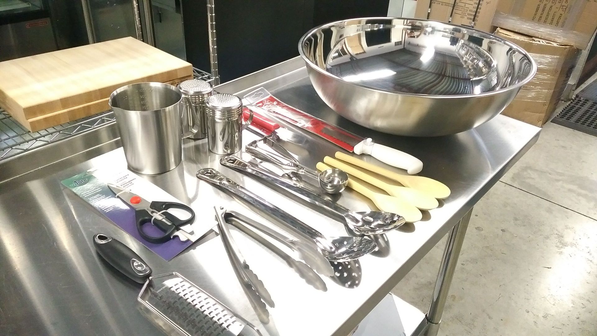 20qt Mixing Bowl Kitchen Tools Set - Lot of 15 Pieces - Image 3 of 6