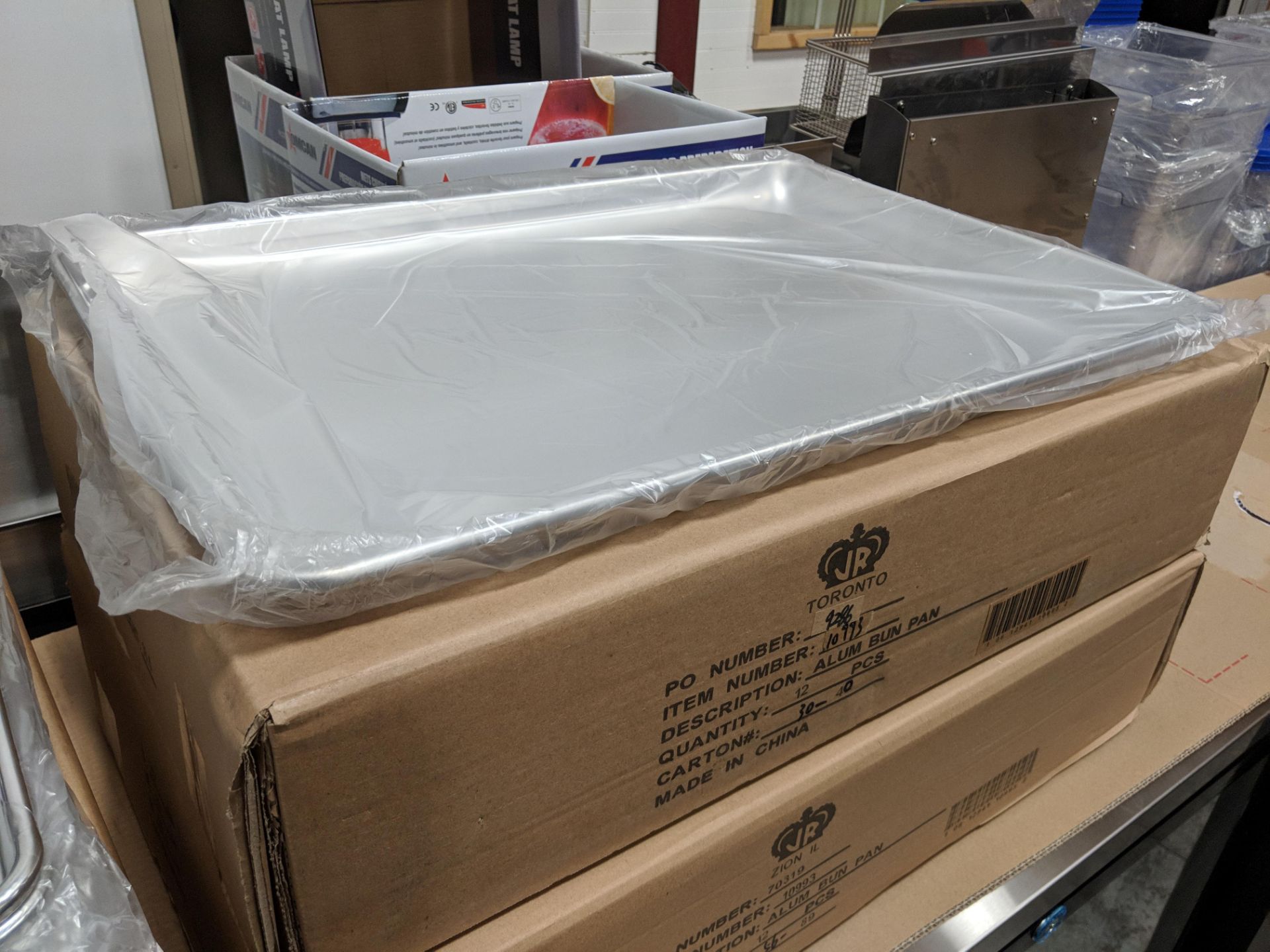 18" x 26" Full Size Aluminum Bun Pans - Case of 12