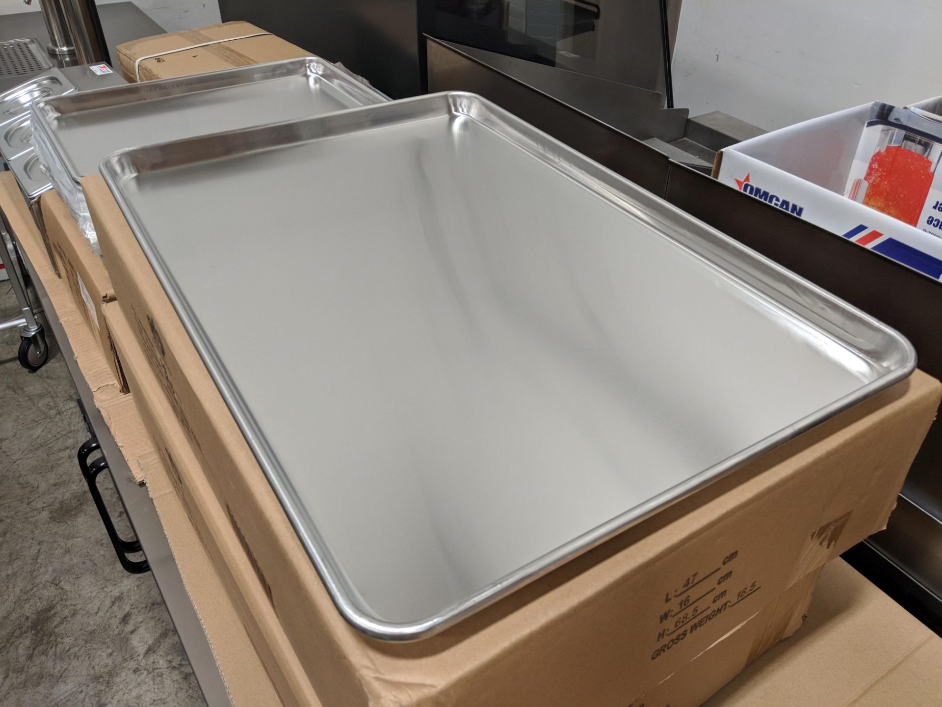 18" x 26" Full Size Aluminum Bun Pans - Case of 12