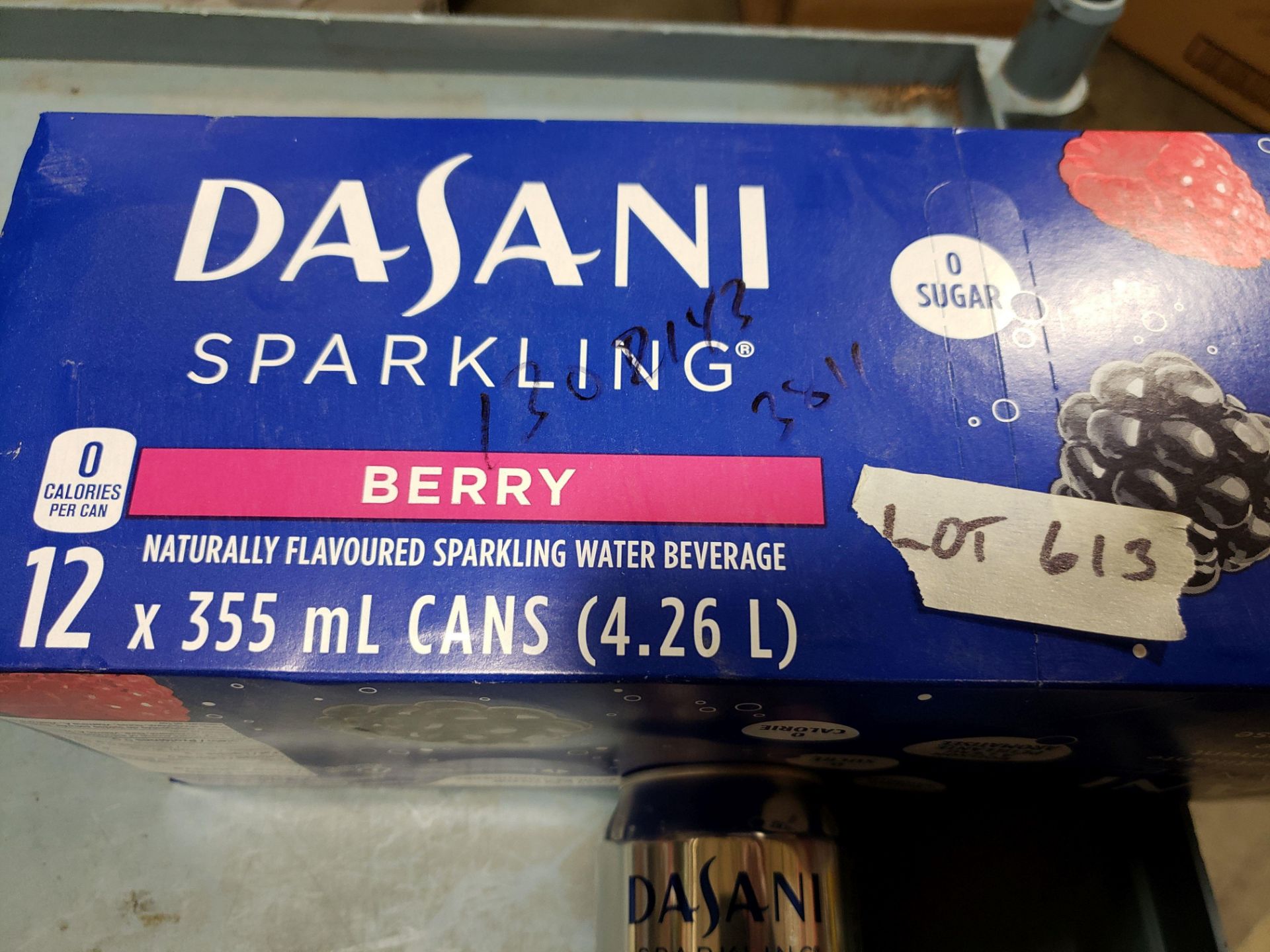 Dasani Sparkling Berry Water - 11 x 355ml Cans - Image 2 of 2