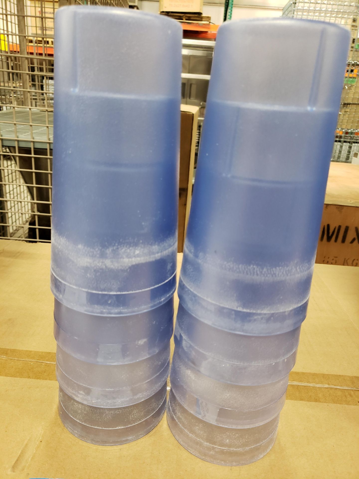 32oz Blue Plastic Tumblers - Lot of 8 - Image 3 of 4