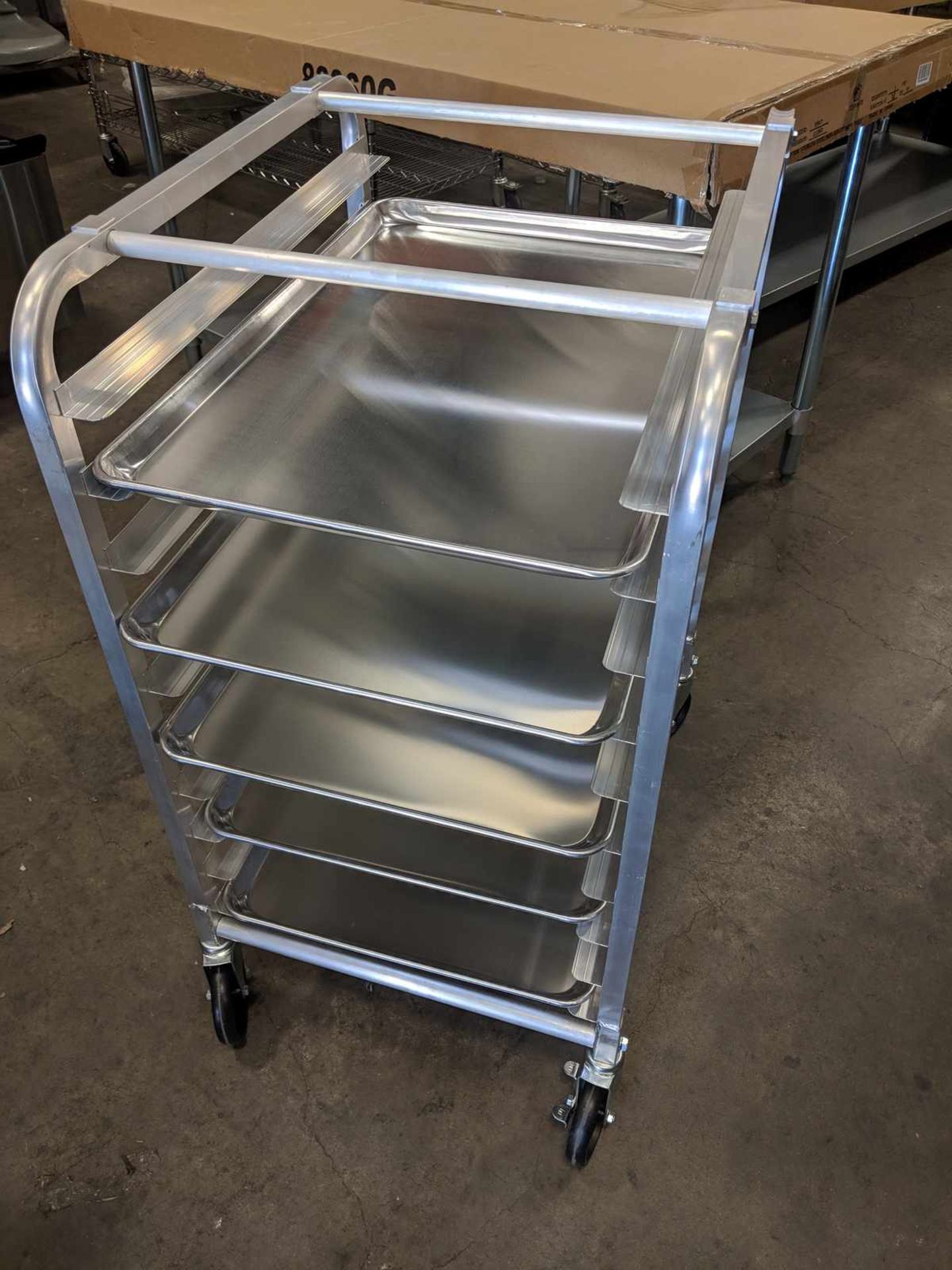 10 Aluminum Bun Pan Rack with Cover, includes 5 pans - Image 2 of 3