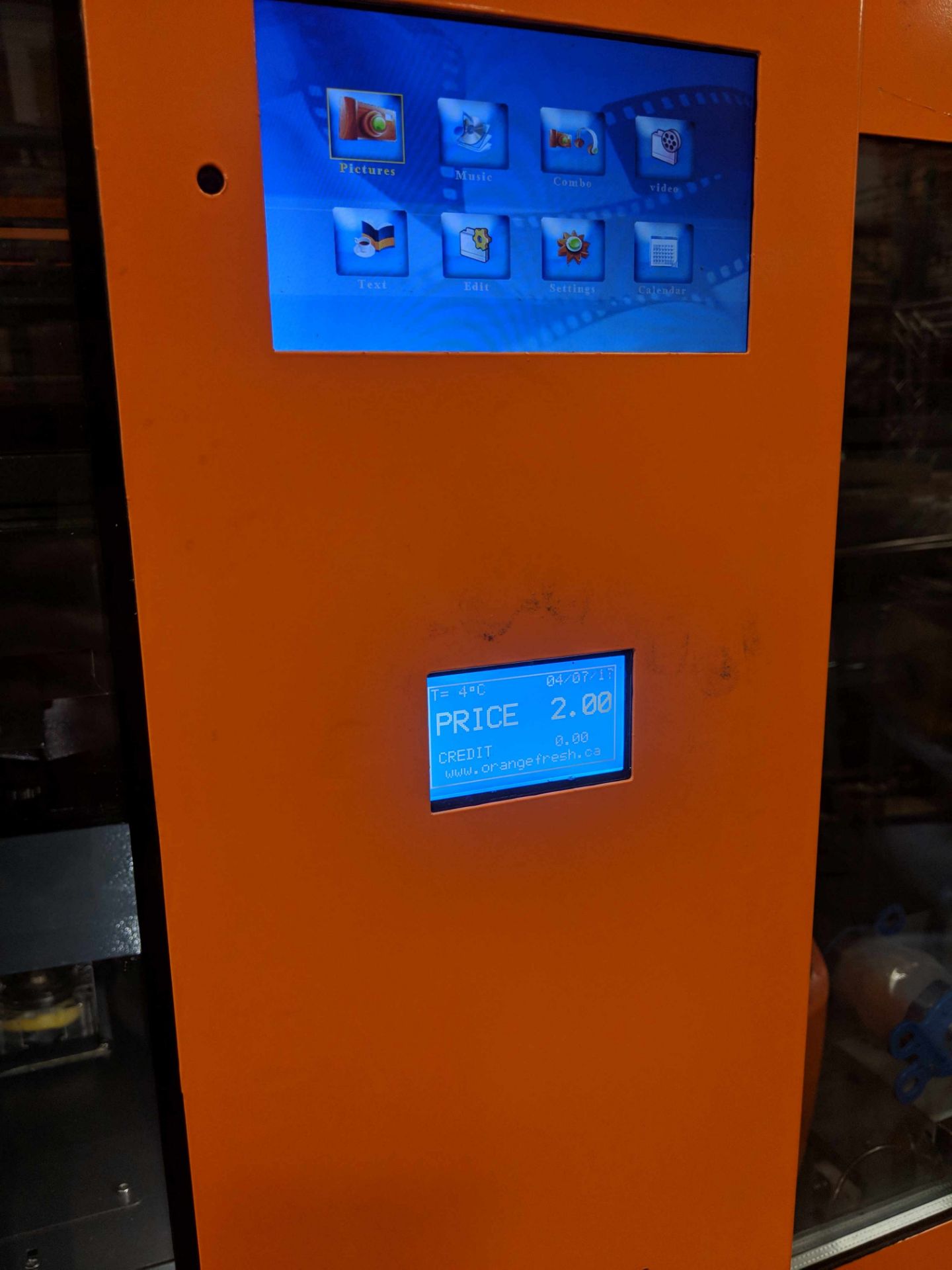 Orangfresh OR130 Fresh Orange Juice Vending Machine - Image 9 of 11