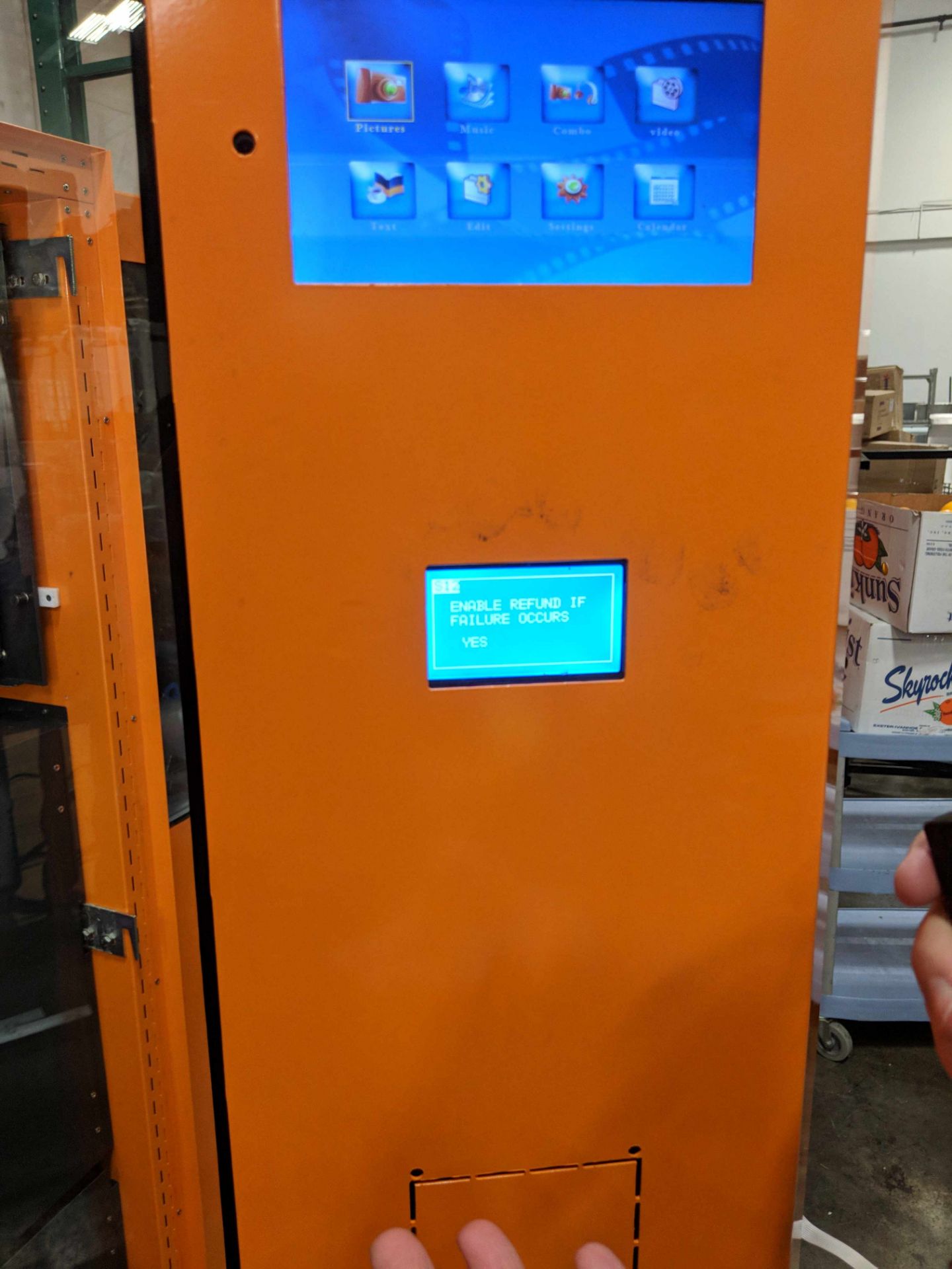 Orangfresh OR130 Fresh Orange Juice Vending Machine - Image 8 of 11